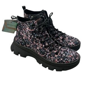 Skechers Los Angeles Street Roadies Surge Romper Lotsa Flowers NWT 8.5 Women’s